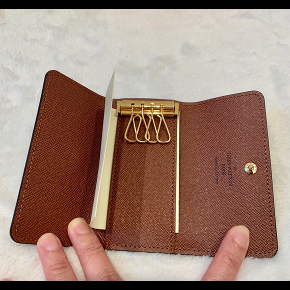 NEW 2020 Auth Monogram 4 Key Ring Holder Pouch - Picture 5 of 8